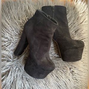 ZIGI Girl Platform Black Suede Booties